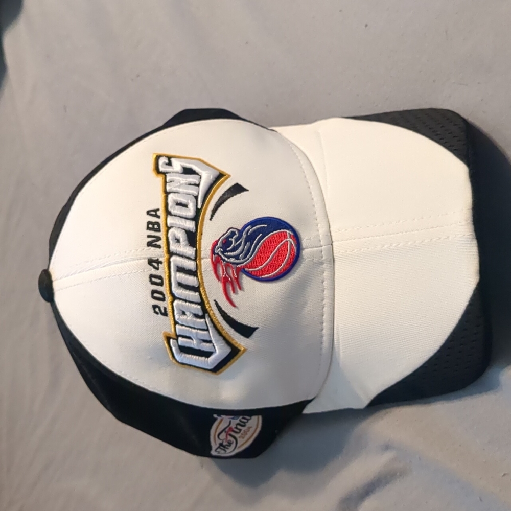 NBA Detroit Pistons 2004 championship hat